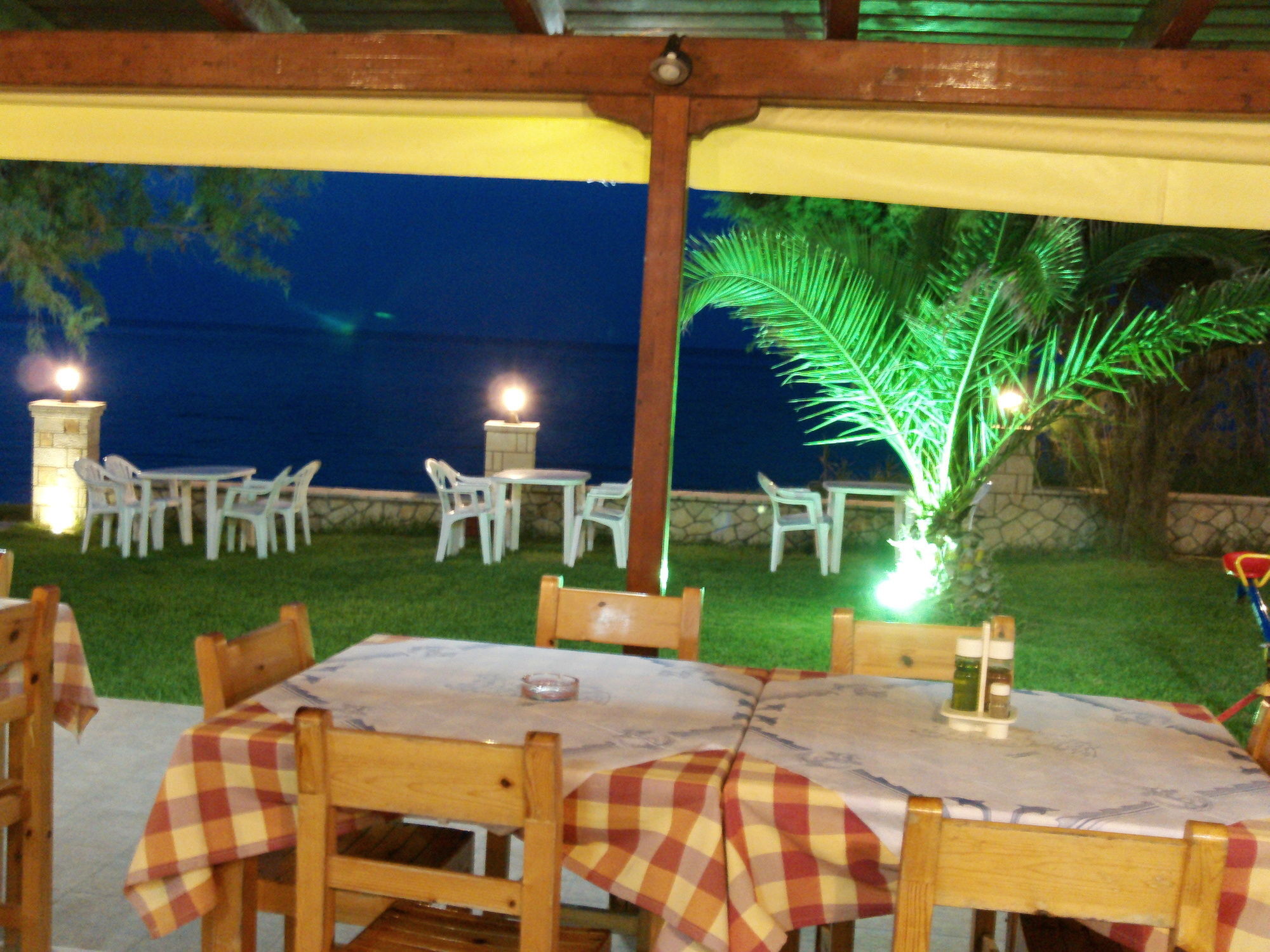 Psarou Apartment